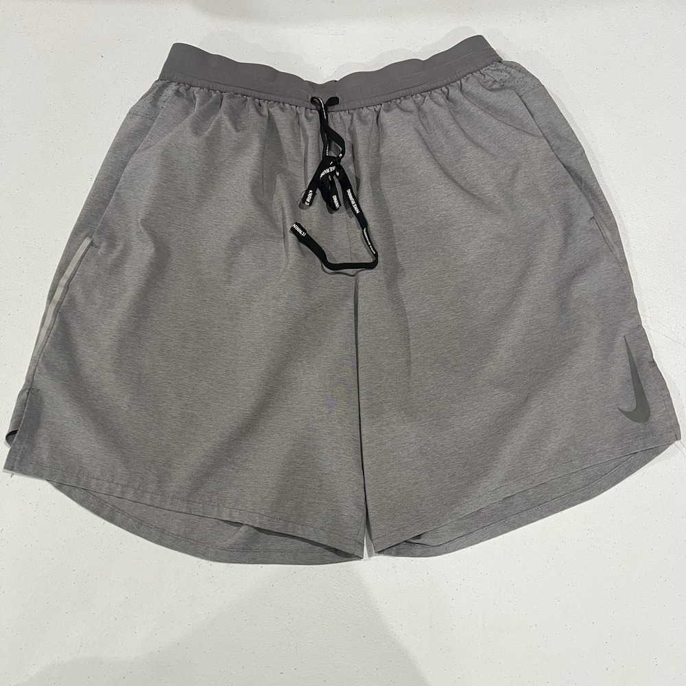 Nike Shorts Mens L Gray Dri-FIT Lined Running Athletic 7 Inch Inseam AJ7779-056